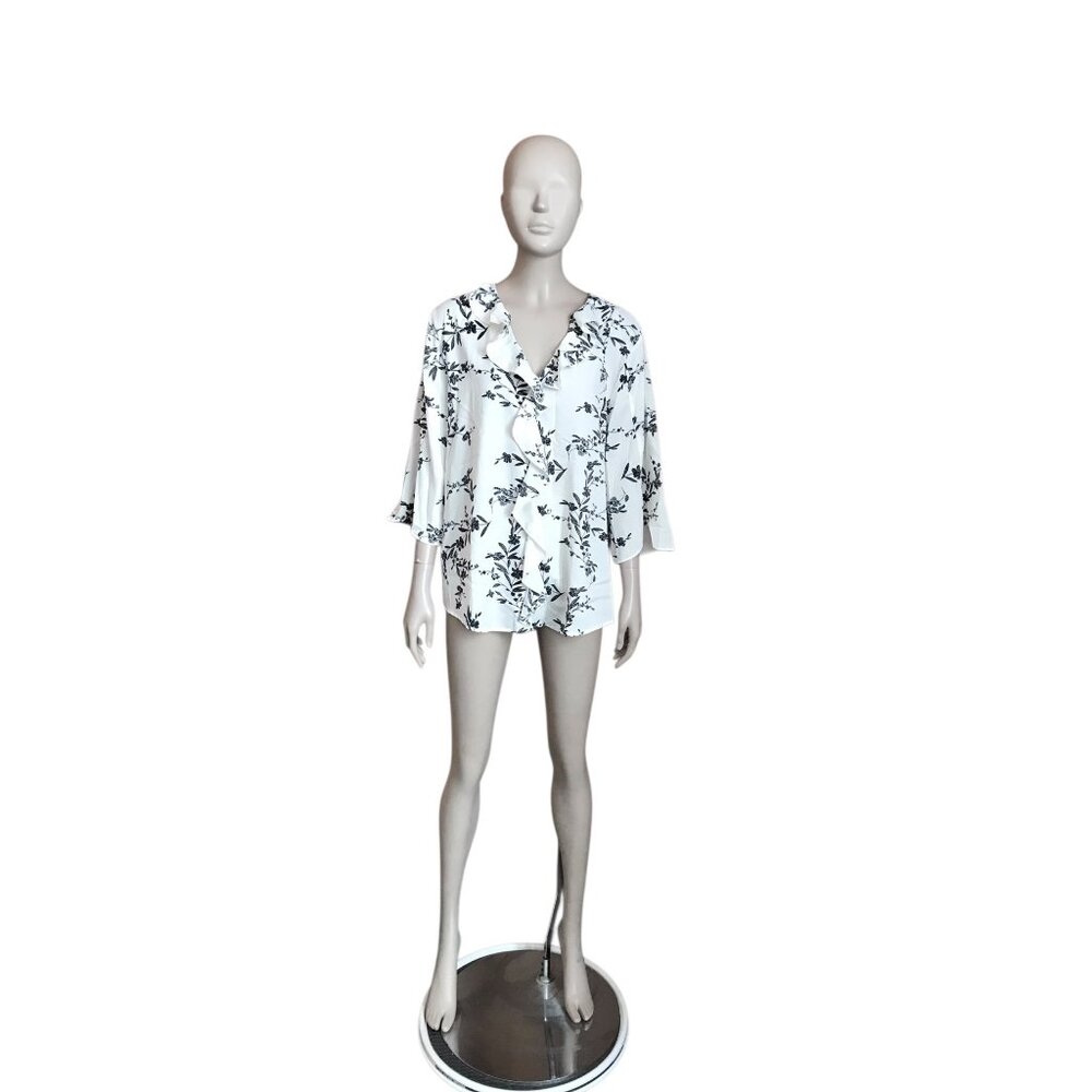 NWT Blooming Jelly White and Black Flower Blouse